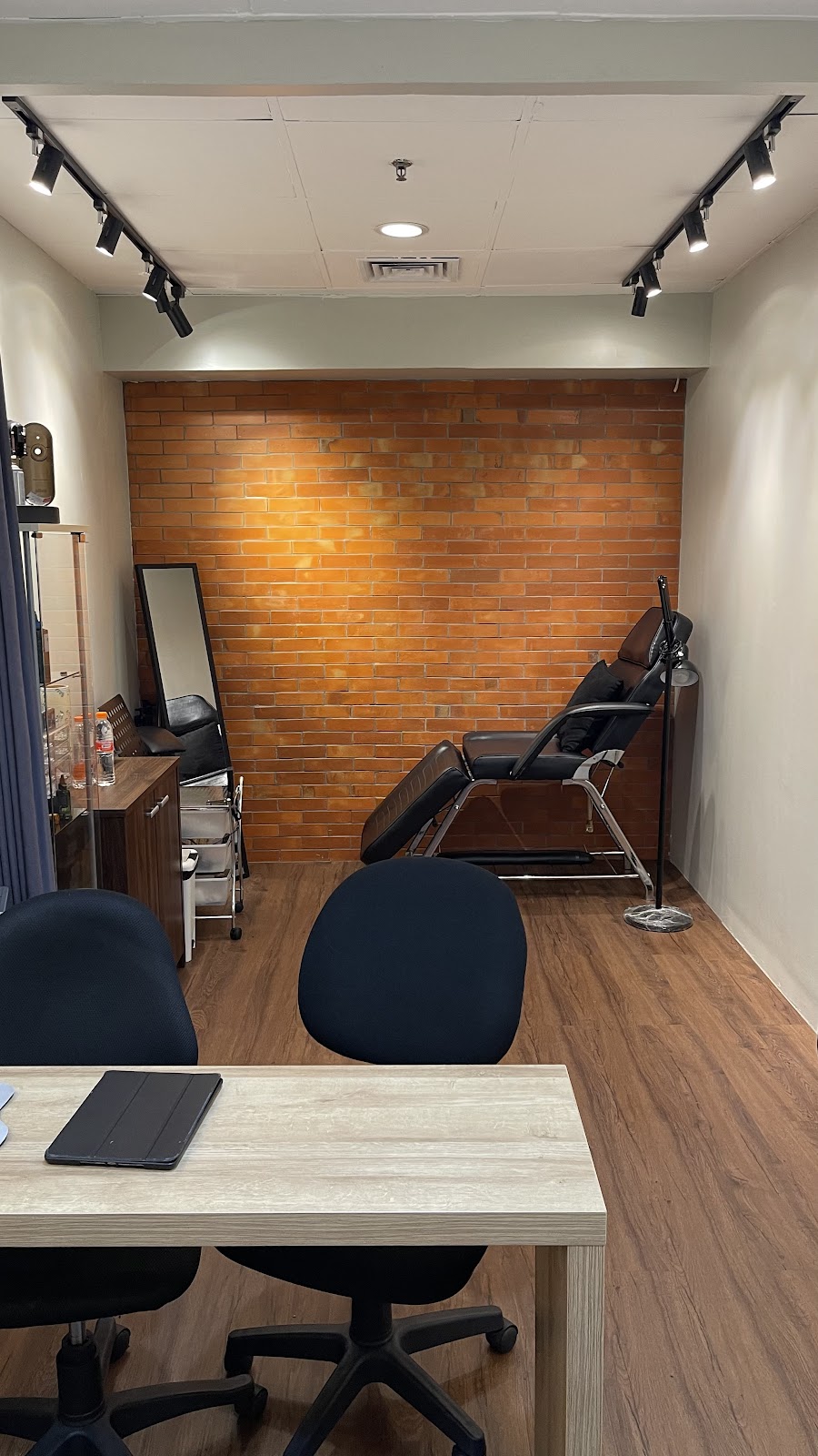 BOBBYS tattoo studio