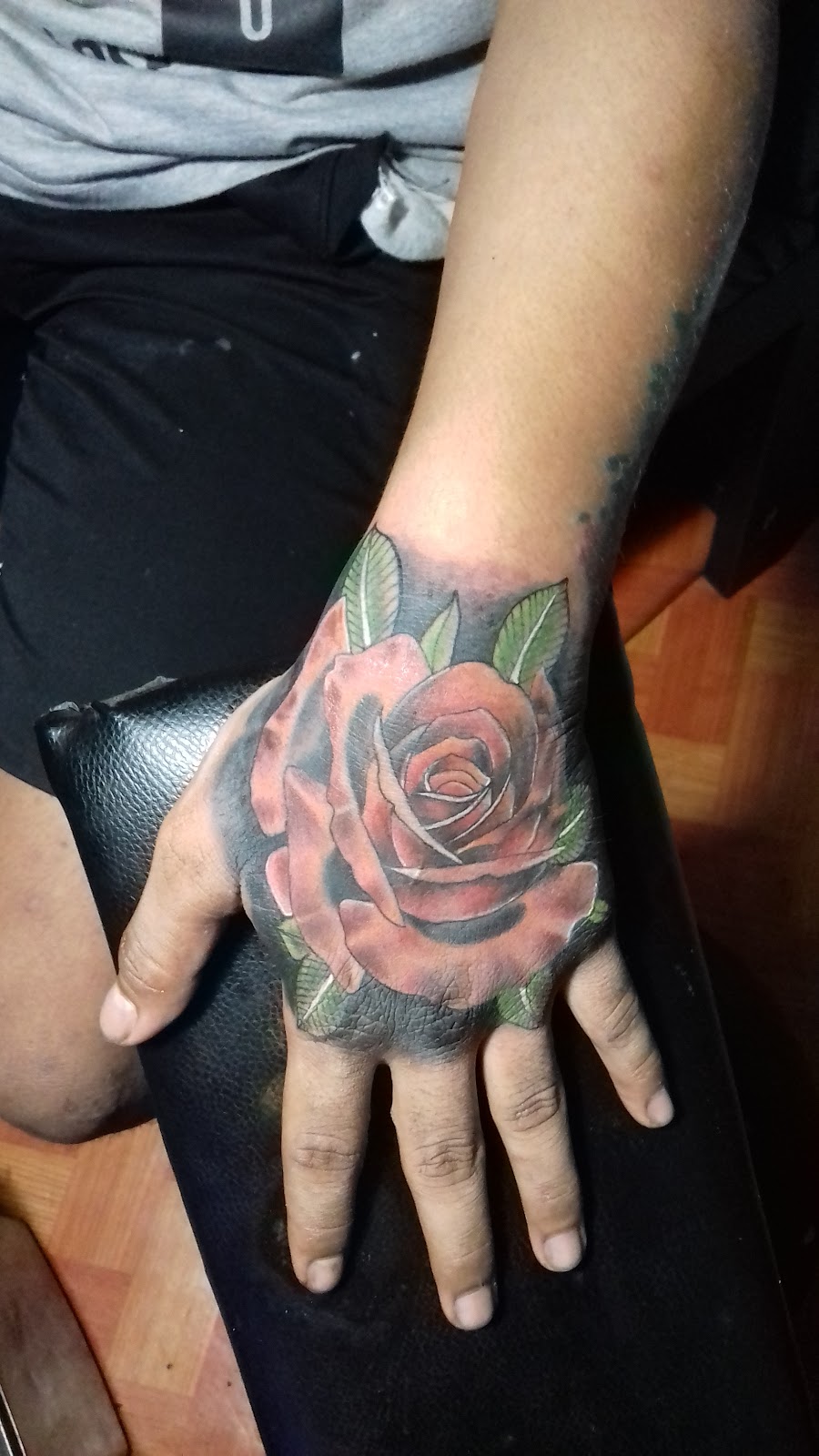 Pes-sel tattoo & Piercing