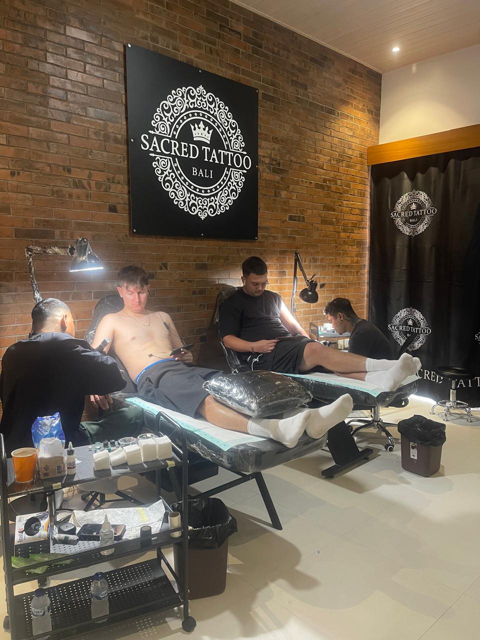 SACRED TATTOO Home Studio